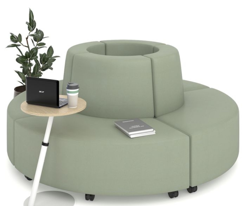 أريكة دائرية في غرفة الانتظار أريكة دائرية في غرفة الانتظار